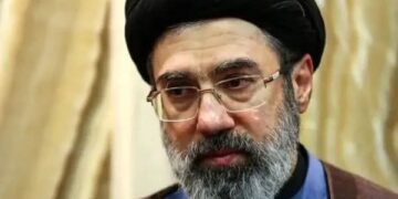 Ihererekanyabubasha i Tehran: Mojtaba Yatorewe Gusimbura Ayatollah ku Buyobozi bw’Ikirenga bwa Iran