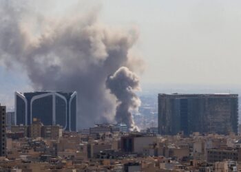 Iran mu Nkubi y’Intambara: Ibitero Bikaze bya Amerika na Israel Byinjije Akarere mu Bihe Bikomeye