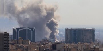 Iran mu Nkubi y’Intambara: Ibitero Bikaze bya Amerika na Israel Byinjije Akarere mu Bihe Bikomeye