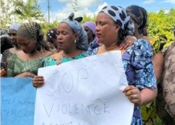 Abagore b’Abanyamulenge batuye muri Kenya bakoze imyigaragambyo i Nairobi basaba amahanga guhagarika ihohoterwa rikorerwa Abanyamulenge