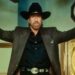 Chuck Norris: Amateka y’Ubuzima bw’Intwari ya Sinema n’Imikino Njyarugamba Yahinduye Isi