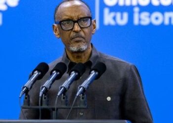 Perezida Kagame Yihanangirije Abayobozi Batita ku Nama Bahabwa, Ababwira ko Igihe cyo Kubabaza Kigeze