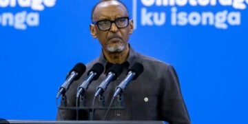 Perezida Kagame Yihanangirije Abayobozi Batita ku Nama Bahabwa, Ababwira ko Igihe cyo Kubabaza Kigeze