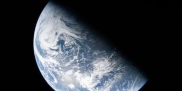 Ifoto y’igitangaza y’Isi yafatiwe mu kirere ishimangira intambwe nshya mu bushakashatsi bw’ikirere