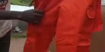 Abarwanyi ba Wazalendo Banze Imyambaro Bazaniwe na Bitakwira