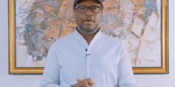 Abanyapolitiki batavuga rumwe n’ubutegetsi bwa Kinshasa bahurije hamwe kunenga Tshisekedi, basaba impinduka zishingiye ku nyungu rusange