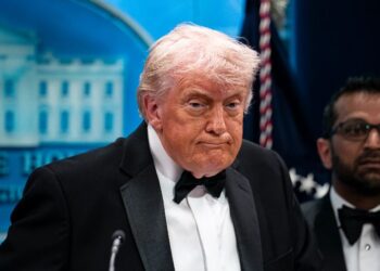 Amerika Yasobanuye Impamvu Igiye Gutanga Pasiporo Zihariye Ziriho Ifoto ya Perezida Trump