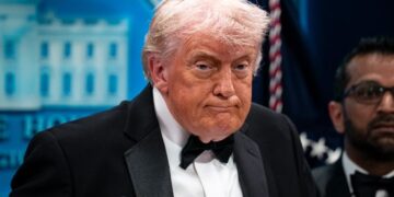 Amerika Yasobanuye Impamvu Igiye Gutanga Pasiporo Zihariye Ziriho Ifoto ya Perezida Trump