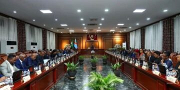 I Kinshasa mu Mwuka wa Politiki Ikomeye Nyuma y’Amagambo Akomeye ya José Mbumba kuri Kabund