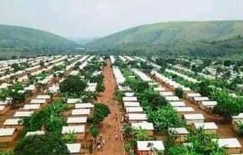 Amarira n’Uburakari Mu Nkambi ya Nyenkanda: Impunzi z’Abanyekongo Zirashinja Abakozi b’u Burundi Kunyereza Imfashanyo, Polisi Ikarasa Mu Bigaragambyaga