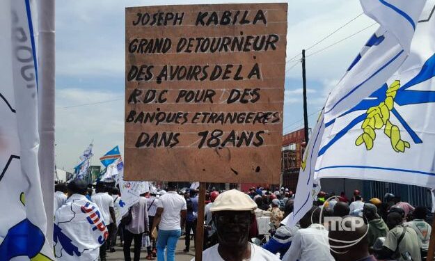 Kinshasa: Imyigaragambyo ya UDPS yateje akajagari mu muhanda, ishyigikira ibihano bya Amerika kuri Kabila, ikurura impaka muri politiki ya RDC