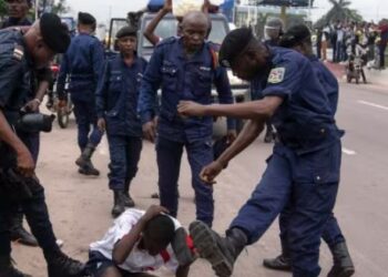Le Rapport de Human Rights Watch Met en Cause le Gouvernement de Kinshasa et Dénonce une Répression Croissante contre l’Opposition, les Journalistes et les Civils