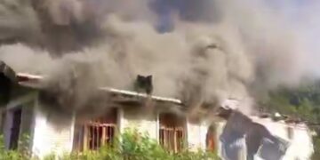 Rumangabo Yugarijwe n’Intambara: Ibisasu Byakangaranyije Abaturage hafi ya Virunga