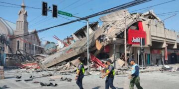 Philippines Yanyeganyejwe n’Umutingito wa 7.8: Abantu Bahitanywe na Wo, Hatangwa Umuburo wa Tsunami ku Nkombe z’Inyanja