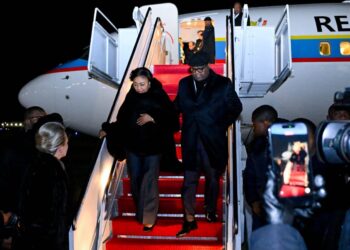Tshisekedi na Nyakeru i Houston Gushyigikira Léopards mu Gikombe cy’Isi cya 2026, Mu Gihe Imirwano Ikomeje Gukaza Umurego muri Kivu y’Amajyepfo