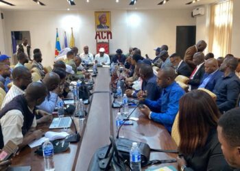 Minembwe Mu Bicu by’Intambara, Kinshasa Mu Mpaka za Politiki: Ivugururwa ry’Itegeko Nshinga Rikomeje Kuvugisha Benshi
