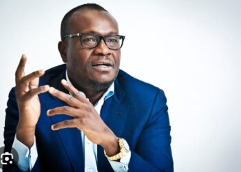 Umunyapolitiki Delly Sesanga Yafatiwe Pasiporo, Abuzwa Gusohoka muri Repubulika Iharanira Demokarasi ya Congo (RDC)