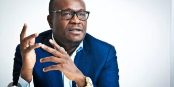 Umunyapolitiki Delly Sesanga Yafatiwe Pasiporo, Abuzwa Gusohoka muri Repubulika Iharanira Demokarasi ya Congo (RDC)