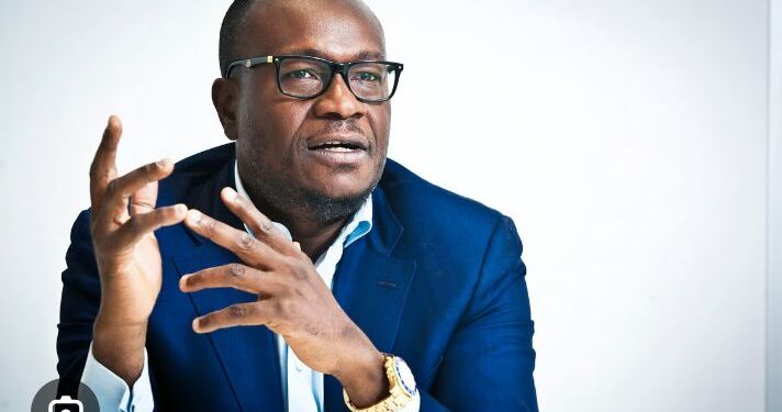Umunyapolitiki Delly Sesanga Yafatiwe Pasiporo, Abuzwa Gusohoka muri Repubulika Iharanira Demokarasi ya Congo (RDC)