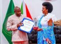 Bidasanzwe i Burundi: Madamu Angeline Ndayishimiye Yasabye Audience kwa Perezida Ndayishimiye, Amushyikiriza Ibihembo Bibiri
