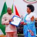 Bidasanzwe i Burundi: Madamu Angeline Ndayishimiye Yasabye Audience kwa Perezida Ndayishimiye, Amushyikiriza Ibihembo Bibiri