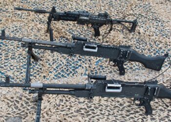 Machine Gun: Intwaro Yahinduye Amateka y’Intambara ku Isi, Kuva kuri Gatling Gun Kugera ku Ntambara Abanyamulenge Bashoweho mu Misozi Miremire y’i Mulenge