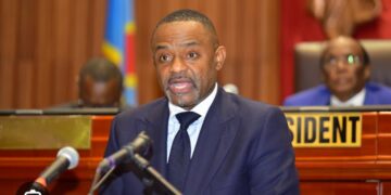 Senateri Salomon Yaburiye Afurika ku “Ihirikwa ry’Itegeko Nshinga muri RDC”, Avuga ko Guhindura Itegeko Nshinga byakururira Iki gihugu Ihungabana Rikomeye