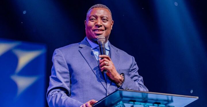 “Nta Muntu Uhora Hejuru cyangwa Hasi”: Dr Apôtre Paul Gitwaza Yasobanuye Amabanga y’Ibihe by’Umuntu n’Uko Imana Izamura Abayiringira