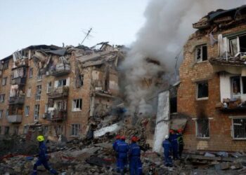 U Burusiya Bwakajije Ibitero kuri Kyiv: Misile za Ballistique na Drone Zihitana Abantu Benshi, Abandi  Barakomereka