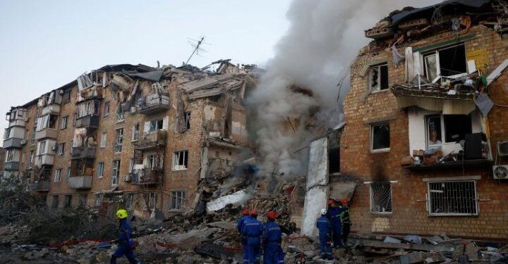 U Burusiya Bwakajije Ibitero kuri Kyiv: Misile za Ballistique na Drone Zihitana Abantu Benshi, Abandi  Barakomereka