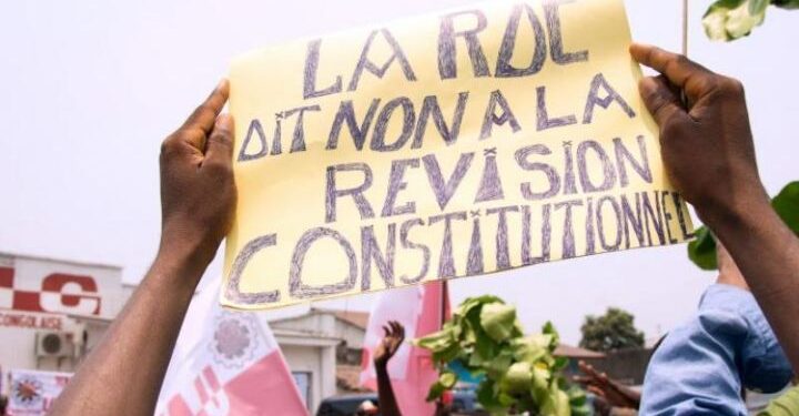 Impuruza i Kinshasa: Imiryango 64 ya Sosiyete Sivile Yaburiye Tshisekedi ku Mpinduka z’Itegeko Nshinga