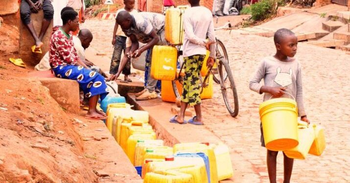 Ibura ry’amazi i Bujumbura mu Burundi riravuza ubuhuha, CNDD-FDD irabishinjwa