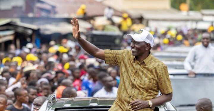 Perezida Ruto Arashaka Manda ya Kabiri, Abatavuga Rumwe na We Barimo Gushinga Amashyaka Mashya: Ese Kenya Yerekeje ku Matora Azahindura Politiki Yayo? — Menya Byinshi Kuri Iyi Nkuru