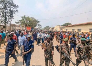 I Uvira Byakaze: Wazalendo basabye abaturage kugumuka kuri FARDC nyuma y’uko ifunze umwe mu bakomando babo