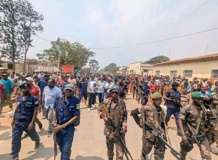 I Uvira Byakaze: Wazalendo basabye abaturage kugumuka kuri FARDC nyuma y’uko ifunze umwe mu bakomando babo