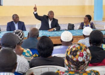 Umunyamulenge ukora muri Leta y’i Kinshasa wihanganishije Abapfurero, ariko ntiyavuga Jenoside yakorewe Abanyamulenge ntiyanavuga inka zabo zimaze kunyagwa