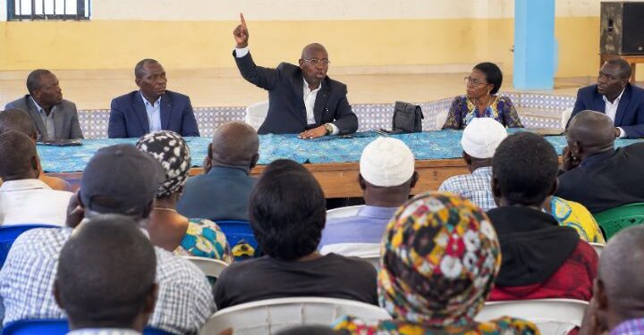 Umunyamulenge ukora muri Leta y’i Kinshasa wihanganishije Abapfurero, ariko ntiyavuga Jenoside yakorewe Abanyamulenge ntiyanavuga inka zabo zimaze kunyagwa