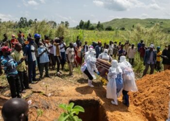 BENI: Ishyingurwa ry’uwavugwaga ko yazize Ebola ryavutsemo ihangana rikomeye, abataribake barakomereka, abandi barapfa