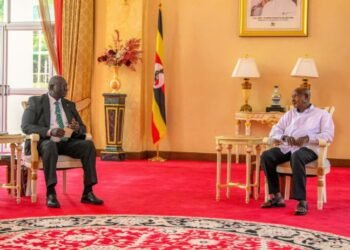 RDC: Anzuluni Ageze i Kampala Nyuma ya Angola n’u Burundi — Ubutumwa bwa Tshisekedi n’Umukino wa Politiki Uri Inyuma y’Urugendo Rwe