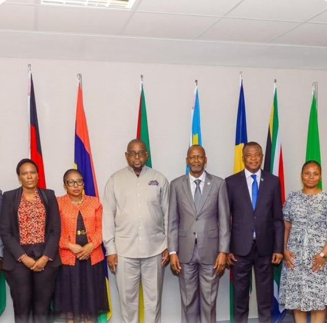 Anzuluni Yavuye i Kampala Ajya i Dar es Salaam, Ibivugwa ku Rugendo Rwe