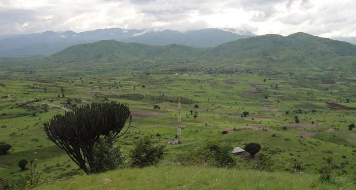Imirwano Yadutse i Mugobe, Hafi ya Katogota, Humvikana Amasasu